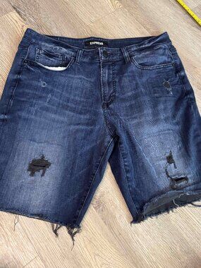 Express Hyper Stretch Distressed Denim Bermuda Shorts Dark Wash Women's 33